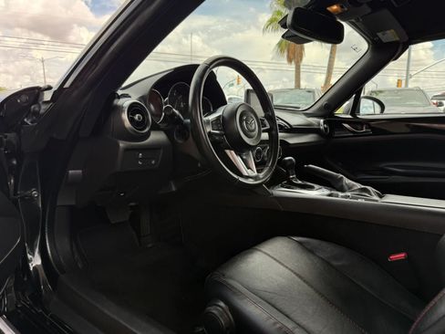 Used 2018 MAZDA MX-5 Miata Grand Touring RWD image 43