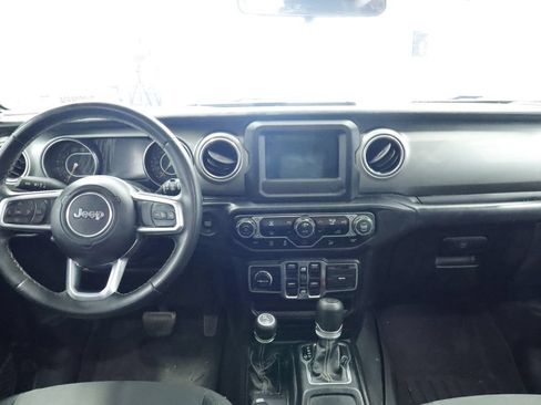 Certified 2019 Jeep Wrangler Unlimited Sahara AWD/4WD image 24