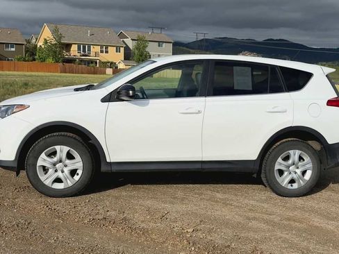 Used 2013 Toyota RAV4 LE AWD/4WD image 5