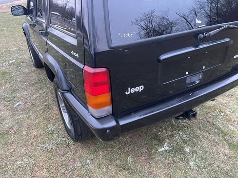 Used 2000 Jeep Cherokee Classic image 17