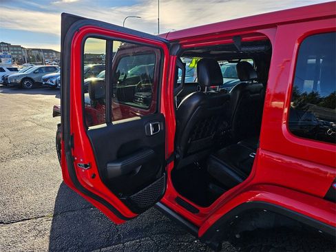 Used 2022 Jeep Wrangler Unlimited Rubicon 4xe w/ Dual Top Group image 15