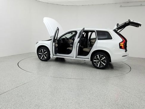 New 2026 Volvo XC90 B5 Core image 12