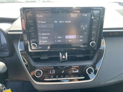 Used 2022 Toyota Corolla LE FWD image 22