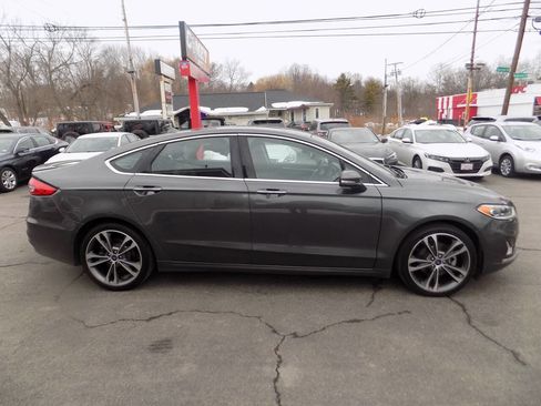 Used 2019 Ford Fusion Titanium image 2