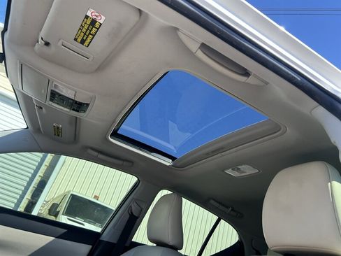 Used 2012 Lexus CT 200h Premium w/ Premium Audio Pkg image 17