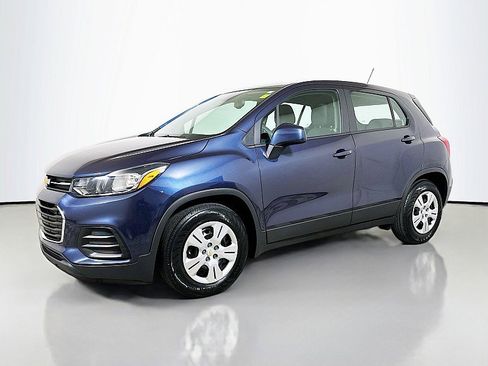 Used 2019 Chevrolet Trax LS image 3