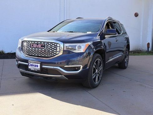 Certified 2019 GMC Acadia Denali w/ Technology Package FWD image 4