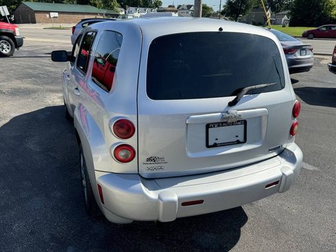 Used 2010 Chevrolet HHR LT FWD image 9