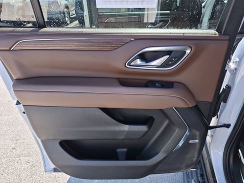 Used 2023 Chevrolet Suburban High Country AWD/4WD image 33