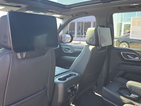 Used 2024 Chevrolet Tahoe Z71 w/ Luxury Package image 21