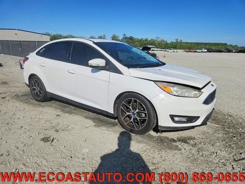Used 2017 Ford Focus SEL FWD image 3