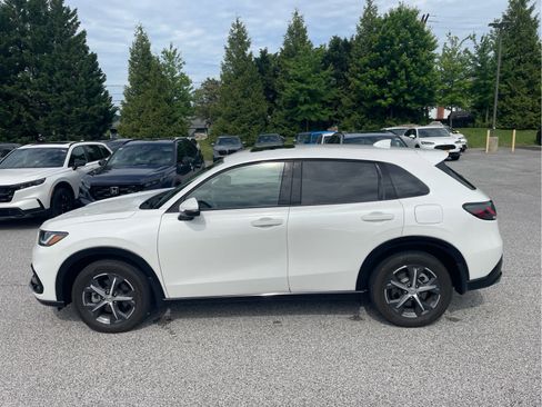 Used 2024 Honda HR-V EX-L image 2
