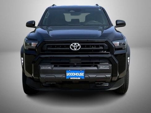 Used 2025 Toyota 4Runner SR5 AWD/4WD image 2