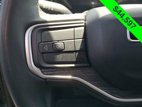 Certified 2024 Jeep Wagoneer Series III image 20