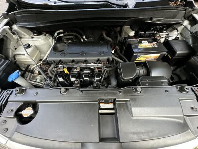 Used 2011 Hyundai Tucson GLS AWD/4WD image 22