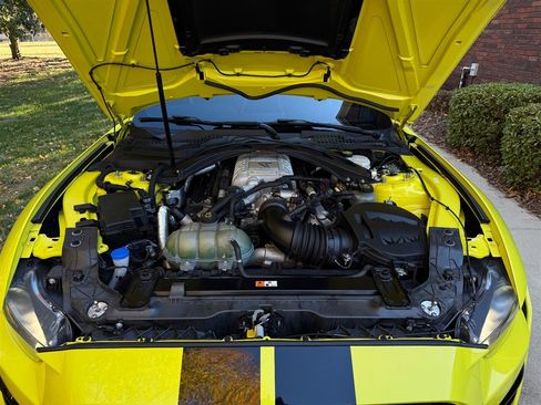 Used 2021 Ford Mustang Shelby GT500 w/ Carbon Fiber Track Pack image 73