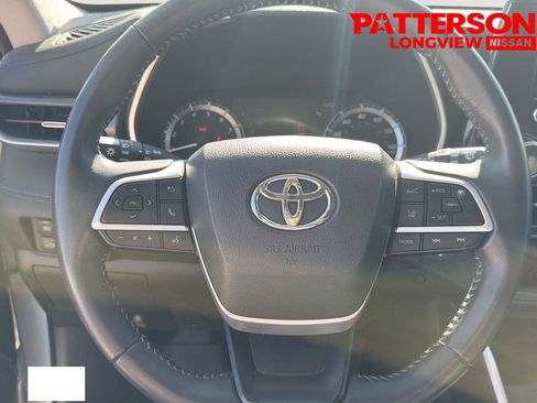 Used 2023 Toyota Highlander XLE FWD image 14