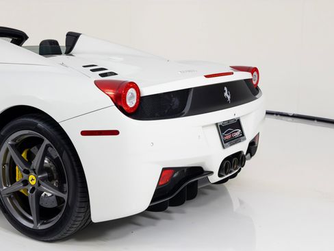 Used 2015 Ferrari 458 Spider image 57