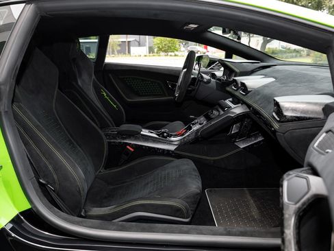 Used 2018 Lamborghini Huracan Performante AWD/4WD image 66