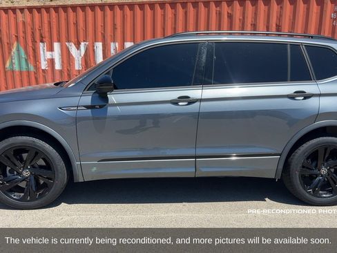Used 2023 Volkswagen Tiguan SE R-Line FWD image 9