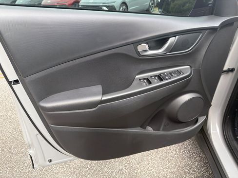 Certified 2022 Hyundai Kona SEL w/ Convenience Package FWD image 10