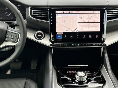 New 2026 Jeep Grand Wagoneer Limited image 24