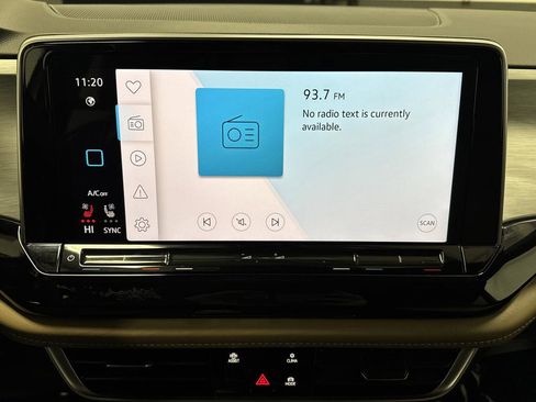 Used 2025 Volkswagen Atlas Cross Sport SE image 16