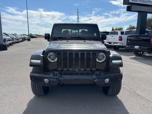 Used 2023 Jeep Gladiator Overland image 9