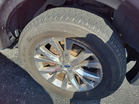 Used 2014 Ford F150 XLT w/ XLT Convenience Package RWD image 8