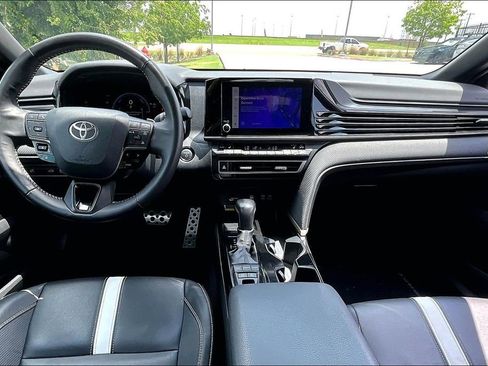 Used 2025 Toyota Camry SE w/ Convenience Package AWD/4WD image 18