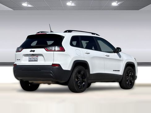 Used 2020 Jeep Cherokee Latitude Plus image 3