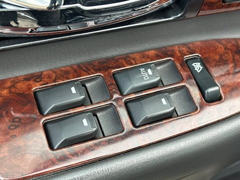 Used 2002 Lincoln LS image 12