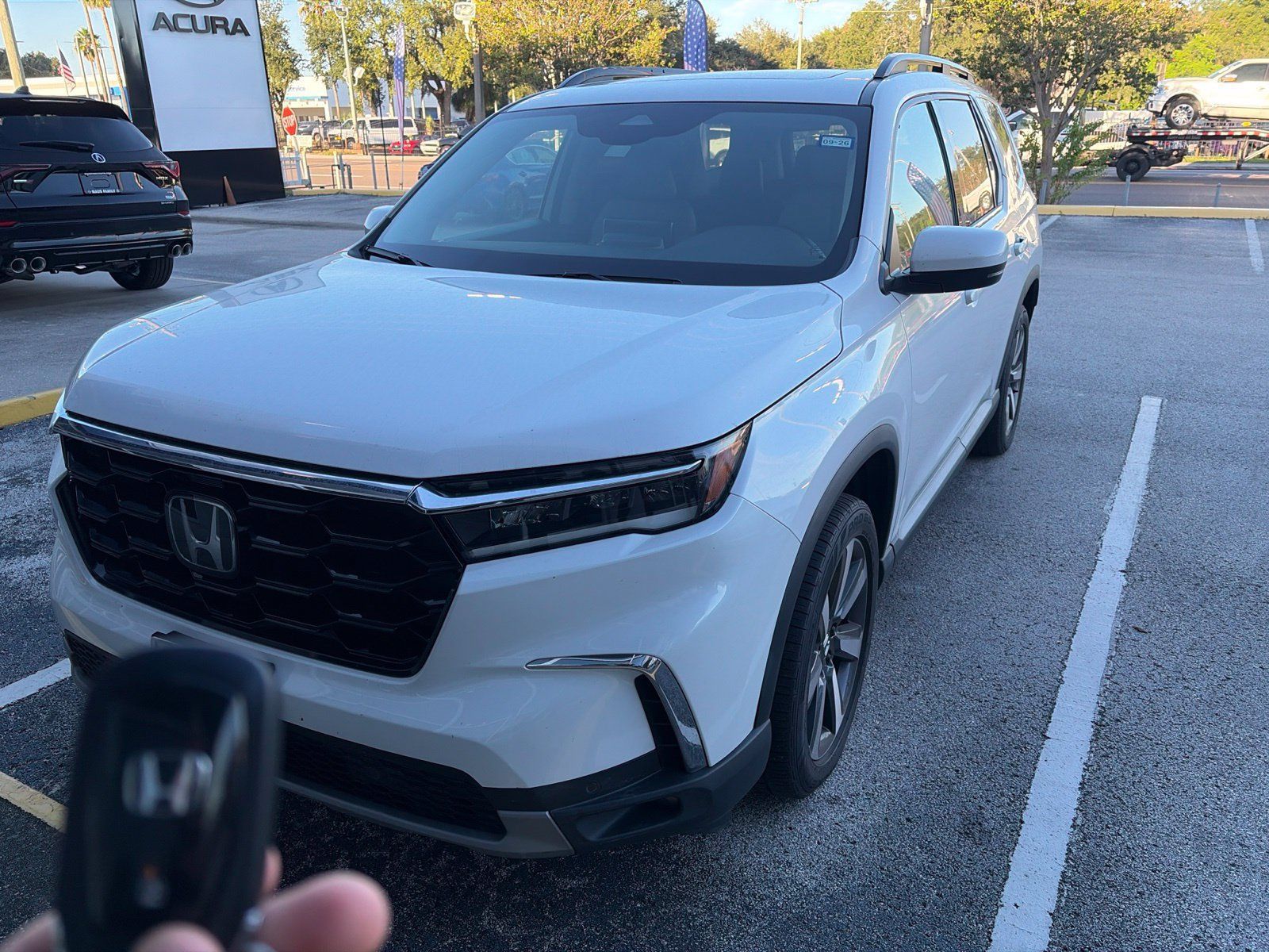 Used 2023 Honda Pilot Touring image 2