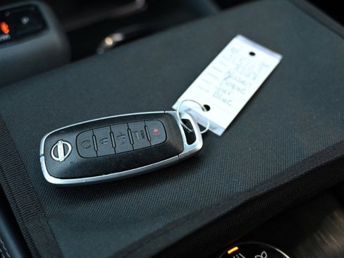 Used 2023 Nissan Rogue Platinum w/ Platinum Premium Package image 34