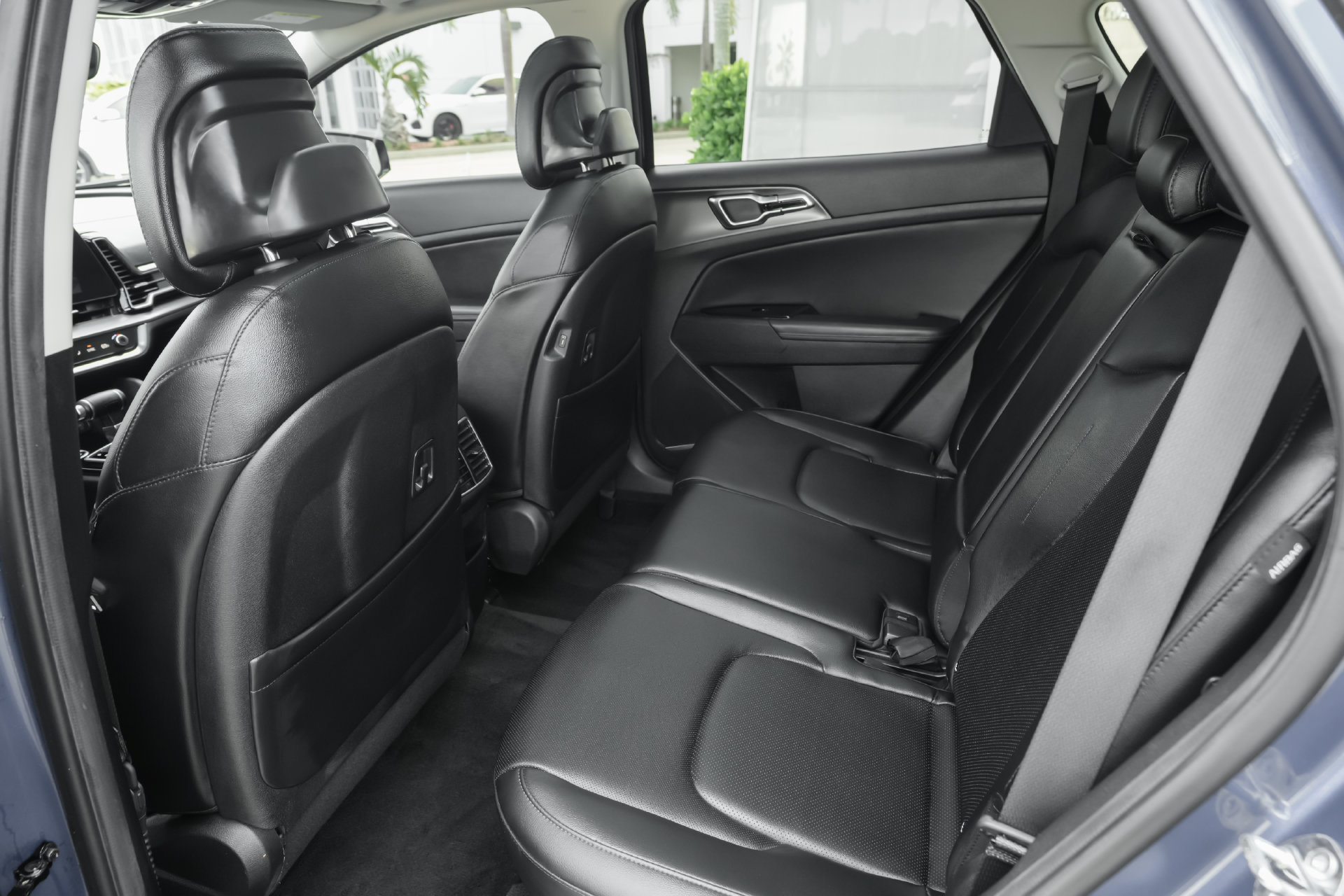 Used 2025 Kia Sportage SX FWD image 4