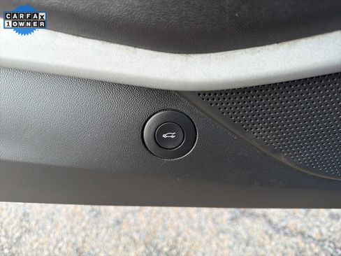 Used 2018 Chevrolet Camaro LT w/ Technology Package image 23