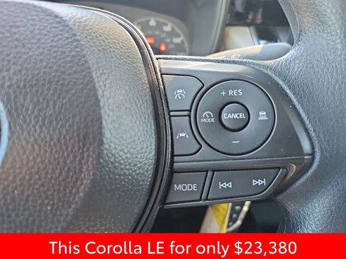 Used 2025 Toyota Corolla LE FWD image 29