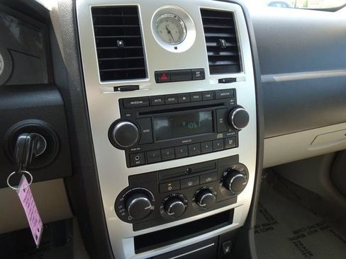 Used 2007 Chrysler 300 C RWD image 17