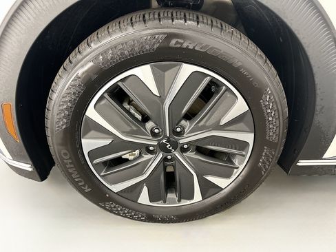 Used 2024 Kia EV6 Light AWD/4WD image 35