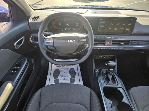 Used 2025 Kia K4 LXS image 12