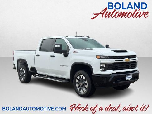 Used 2024 Chevrolet Silverado 2500 Custom w/ Custom Value Package image 1