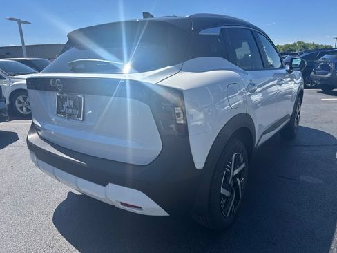 New 2026 Nissan Kicks SV w/ SV Premium Package FWD image 5