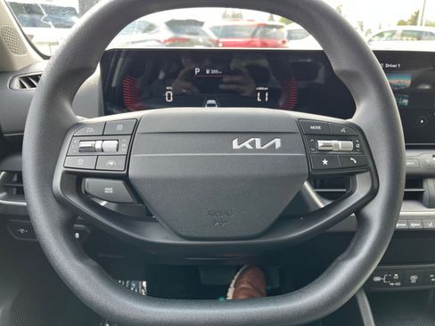 Used 2025 Kia K4 LXS FWD image 29