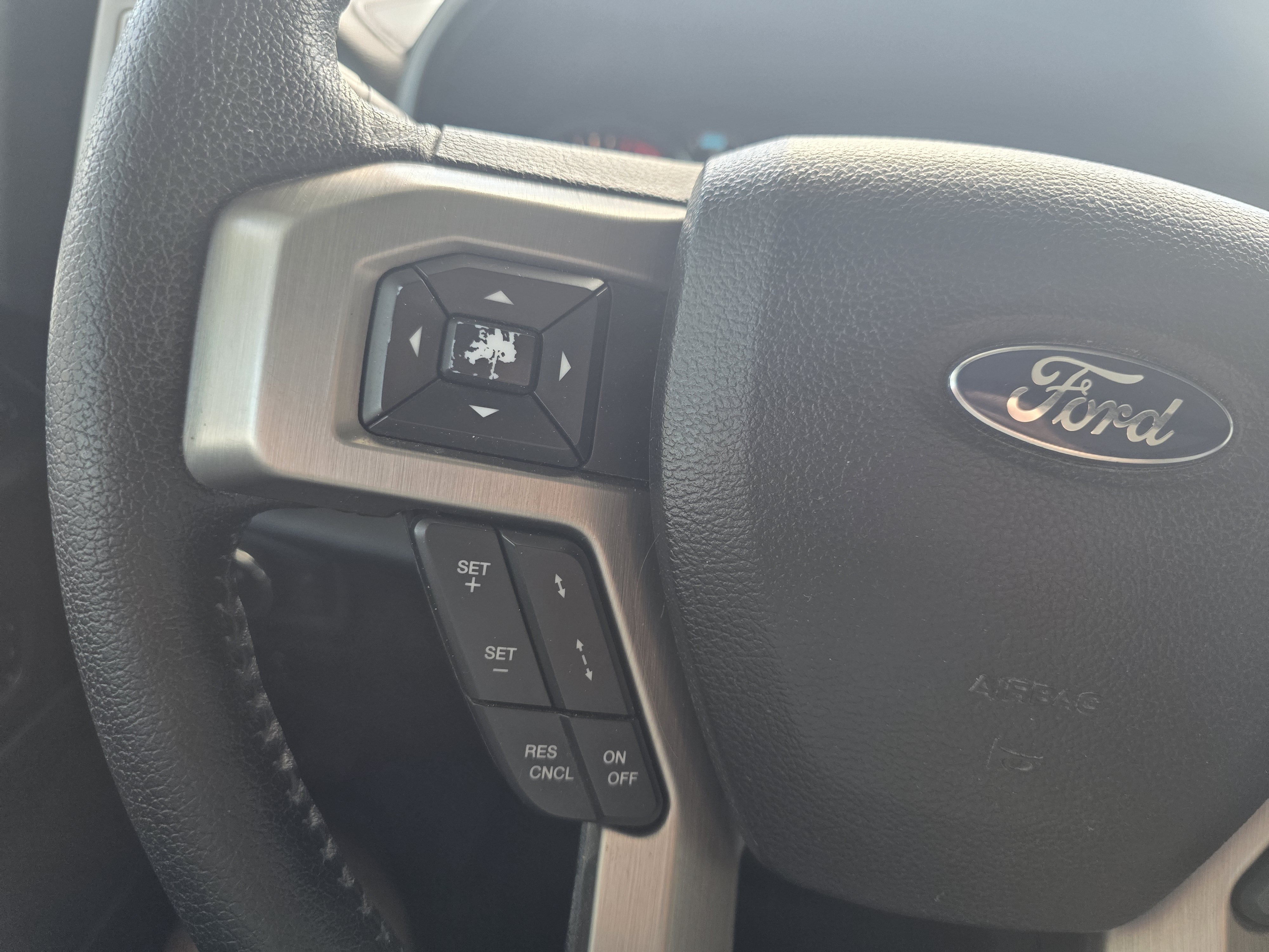 Used 2015 Ford F150 Platinum w/ Equipment Group 701A Luxury AWD/4WD image 22