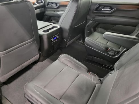 Used 2025 GMC Yukon XL Denali AWD/4WD image 20
