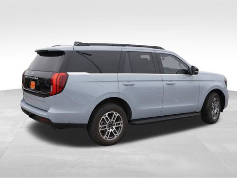 Certified 2025 Ford Expedition Active AWD/4WD image 4