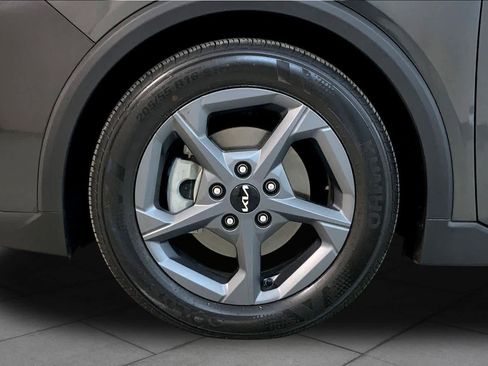 Used 2025 Kia K4 LXS image 10