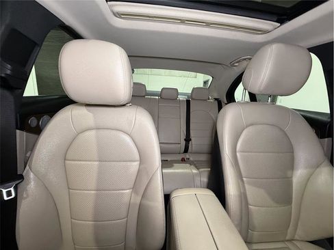 Used 2019 Mercedes-Benz C 300 Sedan image 28