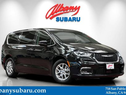 Used 2024 Chrysler Pacifica Touring-L