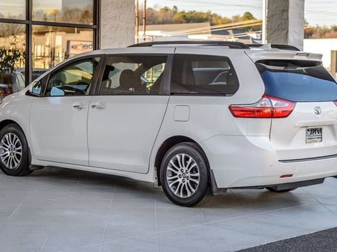 Used 2018 Toyota Sienna XLE Premium image 7